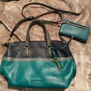 Fossil purse/ crossbody mid size with wallet